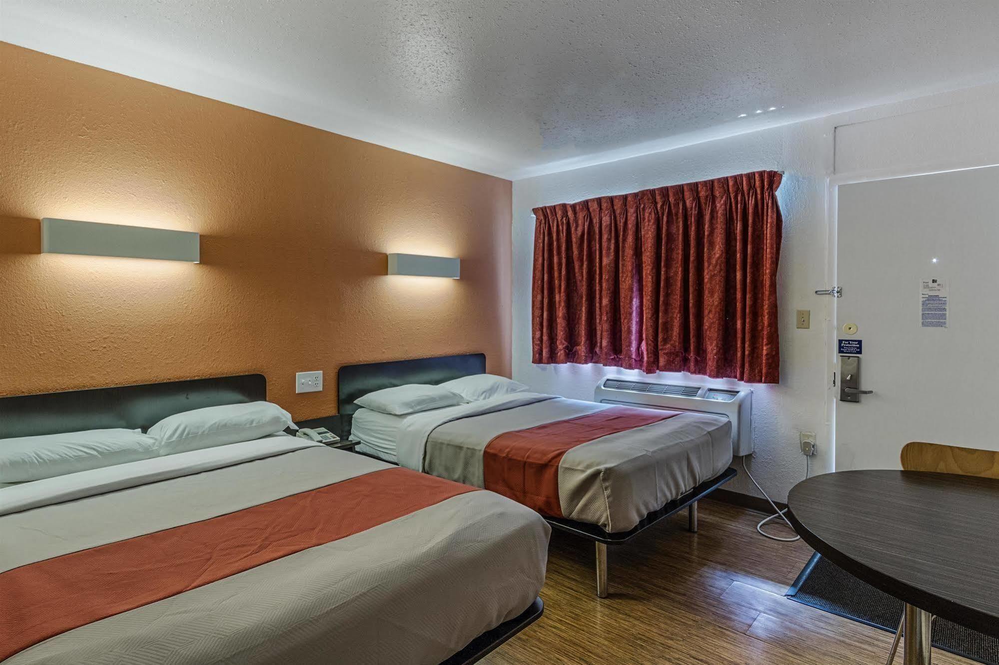 Motel 6-Oshkosh, Wi Dış mekan fotoğraf