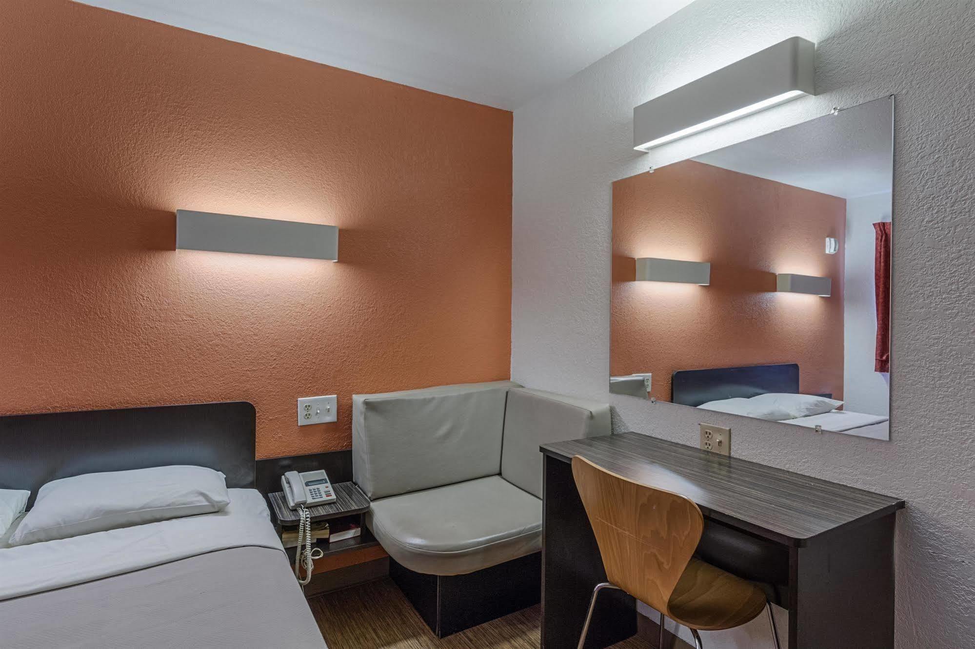 Motel 6-Oshkosh, Wi Dış mekan fotoğraf